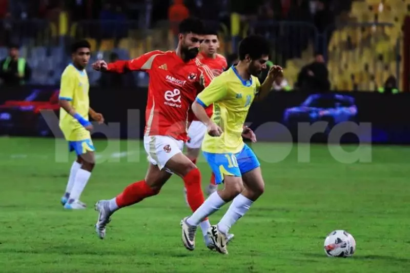 أحمد رضا لاعب الأهلي خلال مواجهة الإسماعيلي